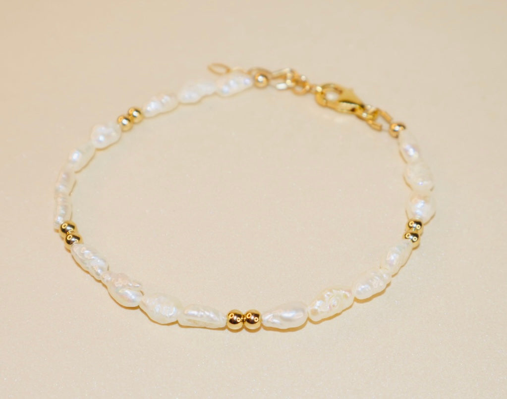 Dainty 14k gold-filled beaded pearl bracelet