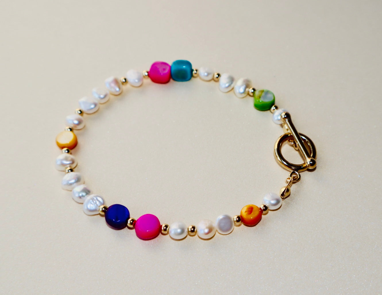 14k gold-filled Toggle Clasp Pearl and colorful mother of pearl Bracelet