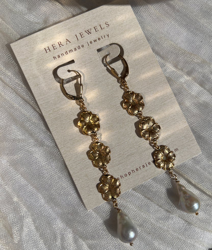 Flora Pearl Earrings