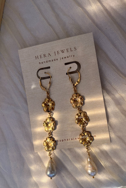 Flora Pearl Earrings