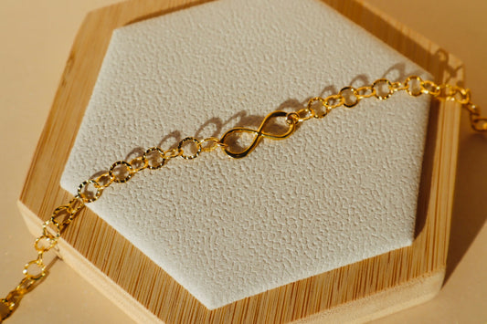Infinity Gold-Chain Bracelet