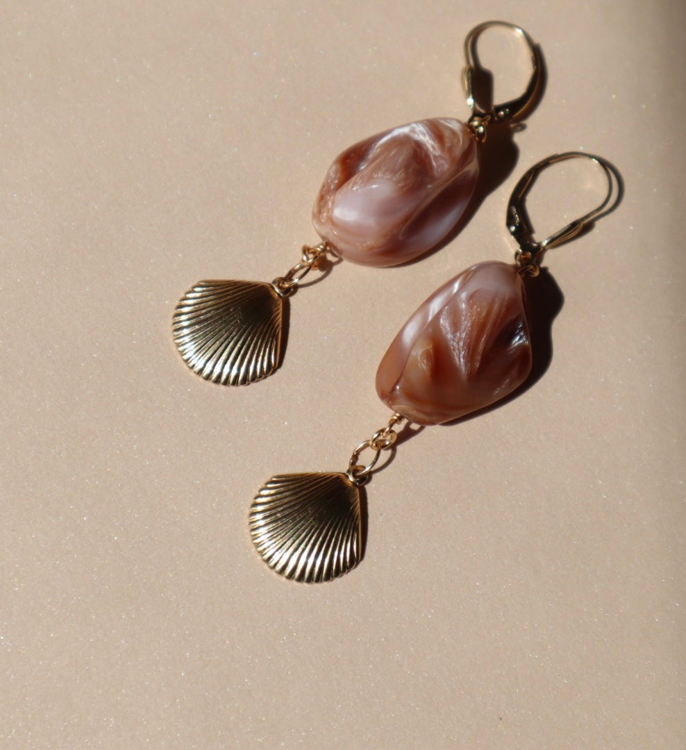 14k gold-filled polished shell, pearl and shell pendant necklace 